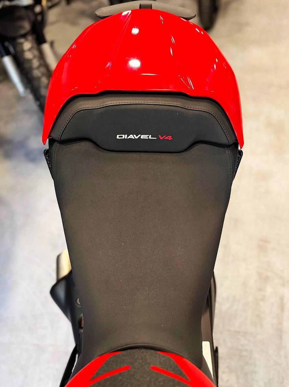 Ducati Diavel V4 (2023 - 25) (12)