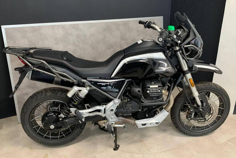 Moto Guzzi V85 TT Guardia d'Onore (2022 - 23)