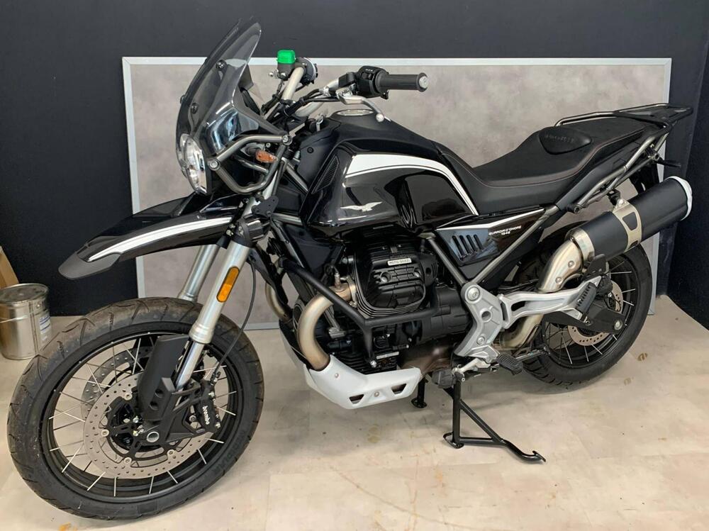 Moto Guzzi V85 TT Guardia d'Onore (2022 - 23) (2)