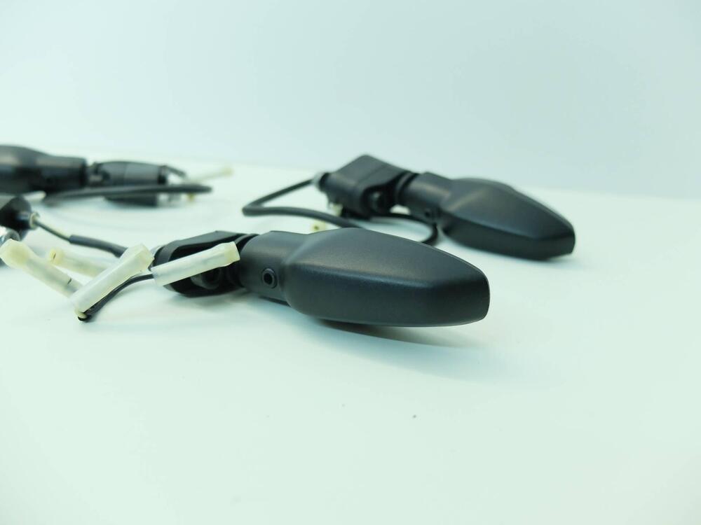 Set 4 frecce originali Triumph Speed Twin (7)