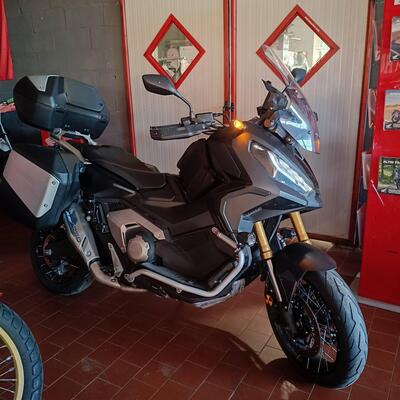 Honda X-ADV 750 DCT Gravel (2021 - 24) usata