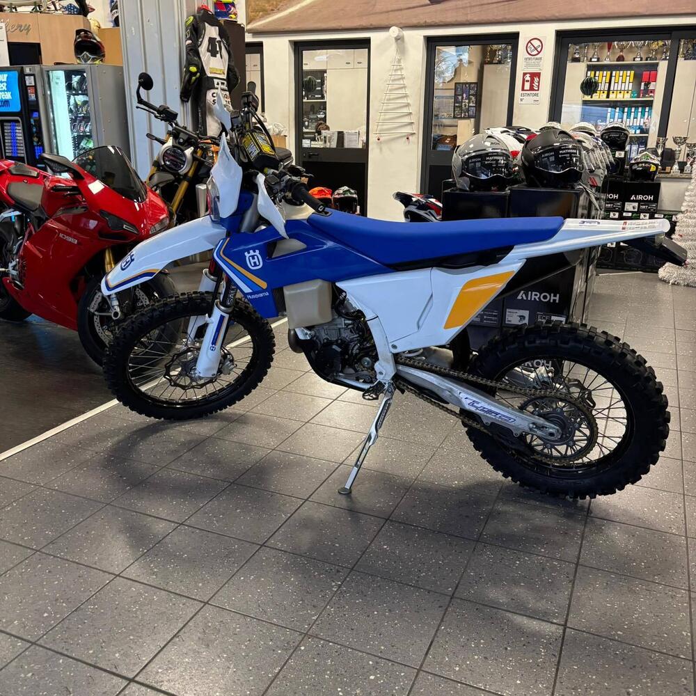 Husqvarna FE 450 Heritage (2025) (3)