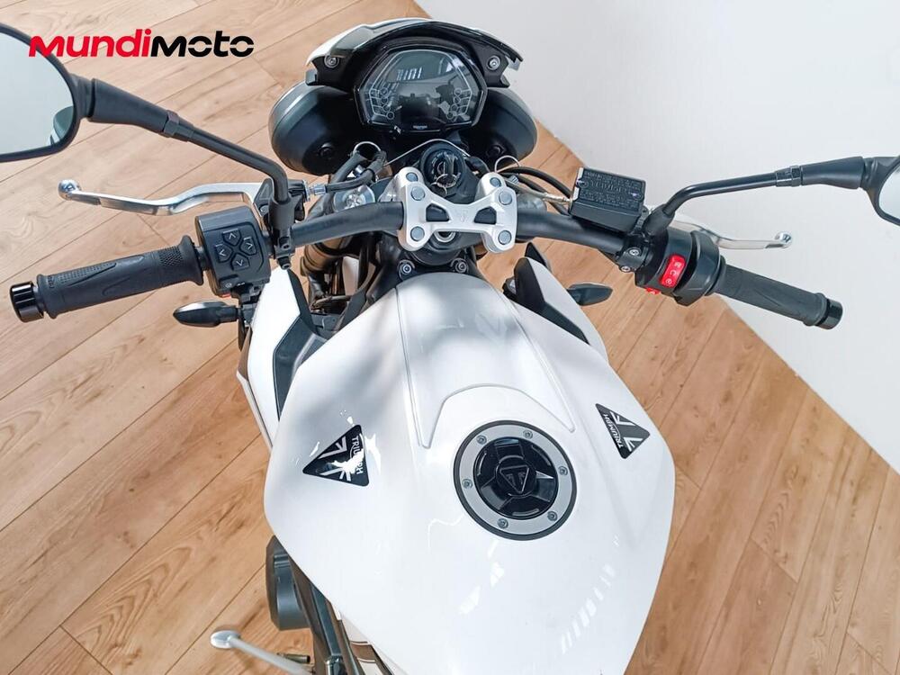 Triumph Street Triple 765 R (2023 - 26) (11)