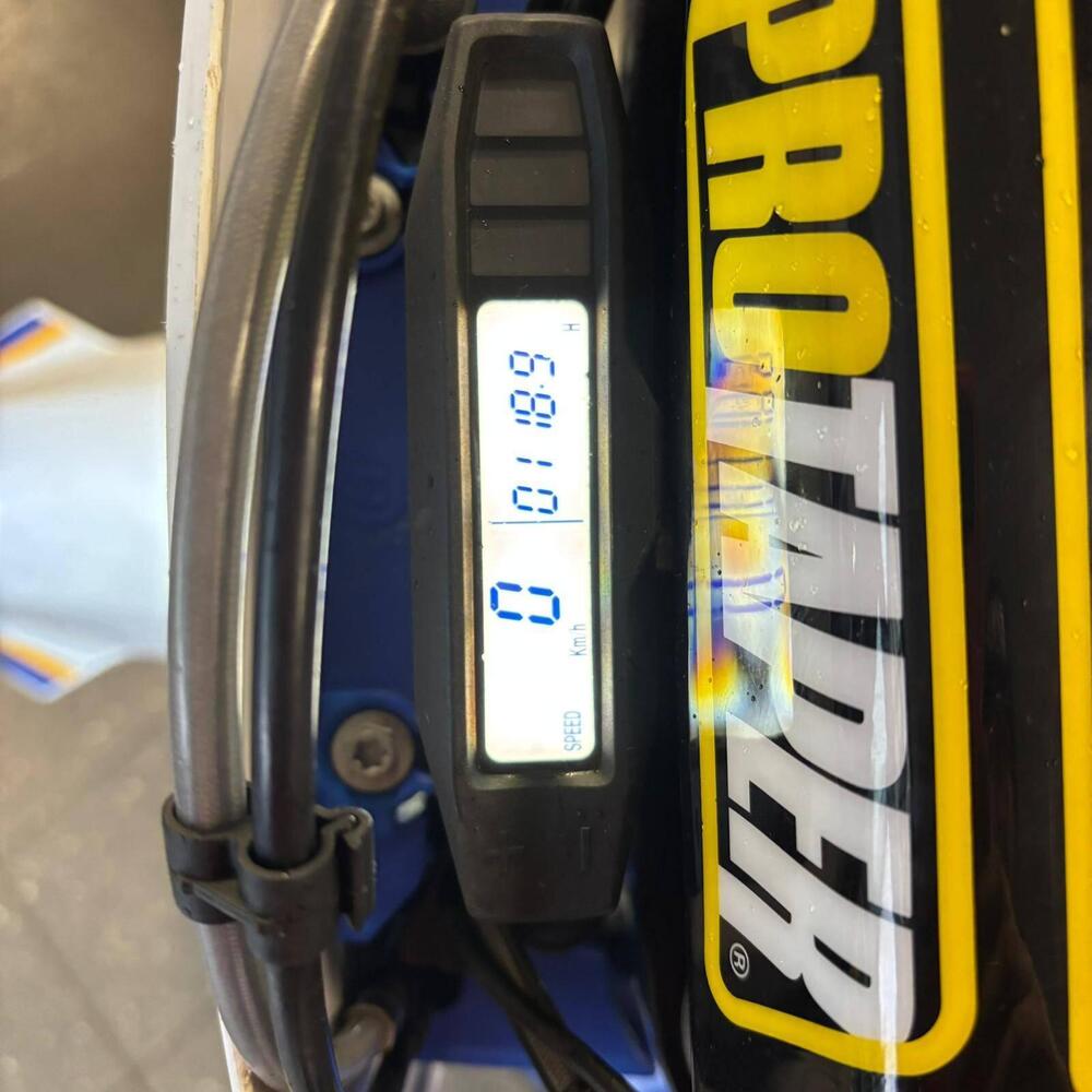 Husqvarna FE 450 Heritage (2025) (6)