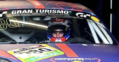 Niente F1? Nessun problema per Max Verstappen in pista ad Estoril con una Mercedes