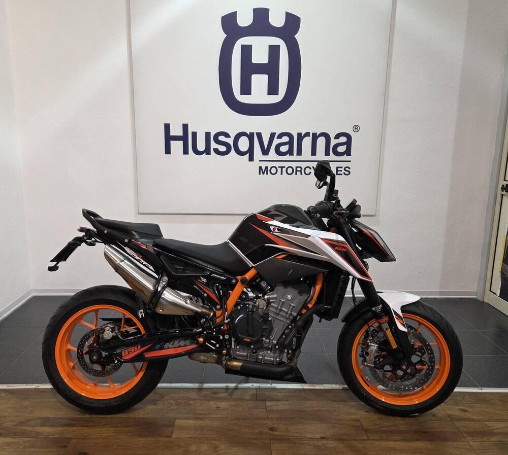 KTM 890 Duke R (2021)