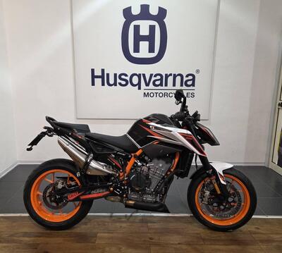 KTM 890 Duke R (2021) usata