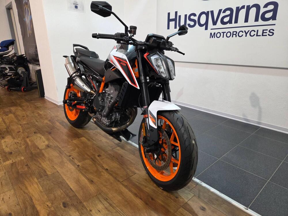 KTM 890 Duke R (2021) (3)