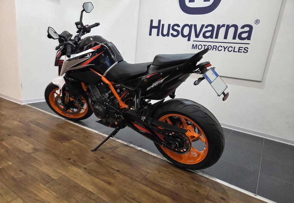 KTM 890 Duke R (2021) (8)