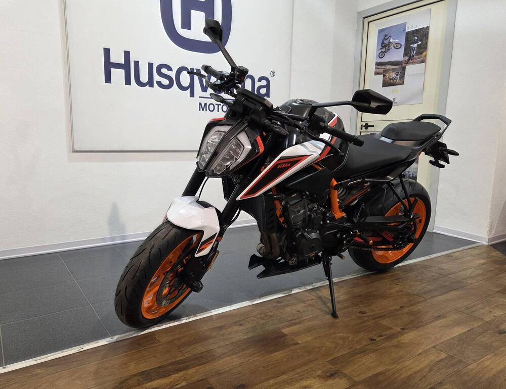 KTM 890 Duke R (2021) (9)