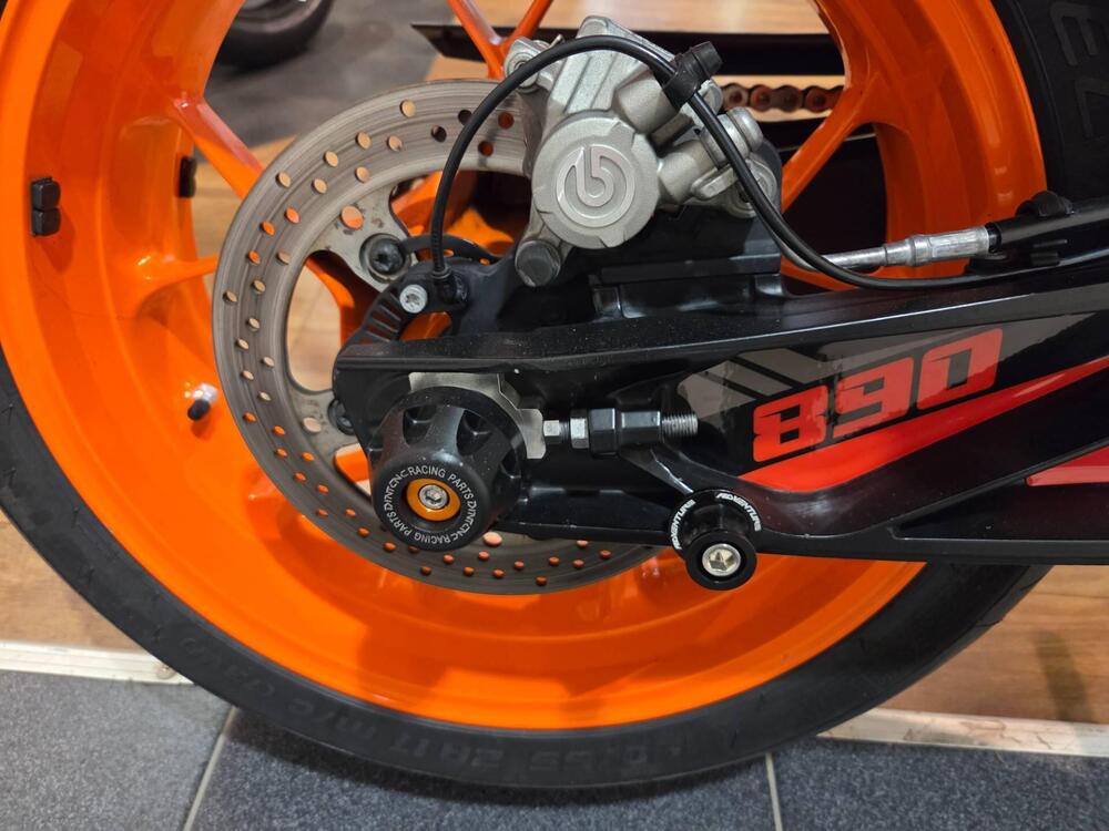 KTM 890 Duke R (2021) (12)