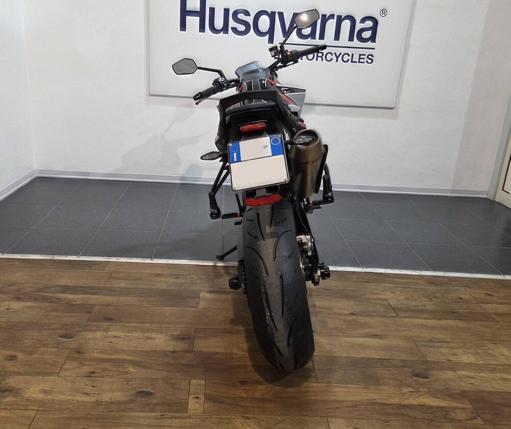 KTM 890 Duke R (2021) (13)