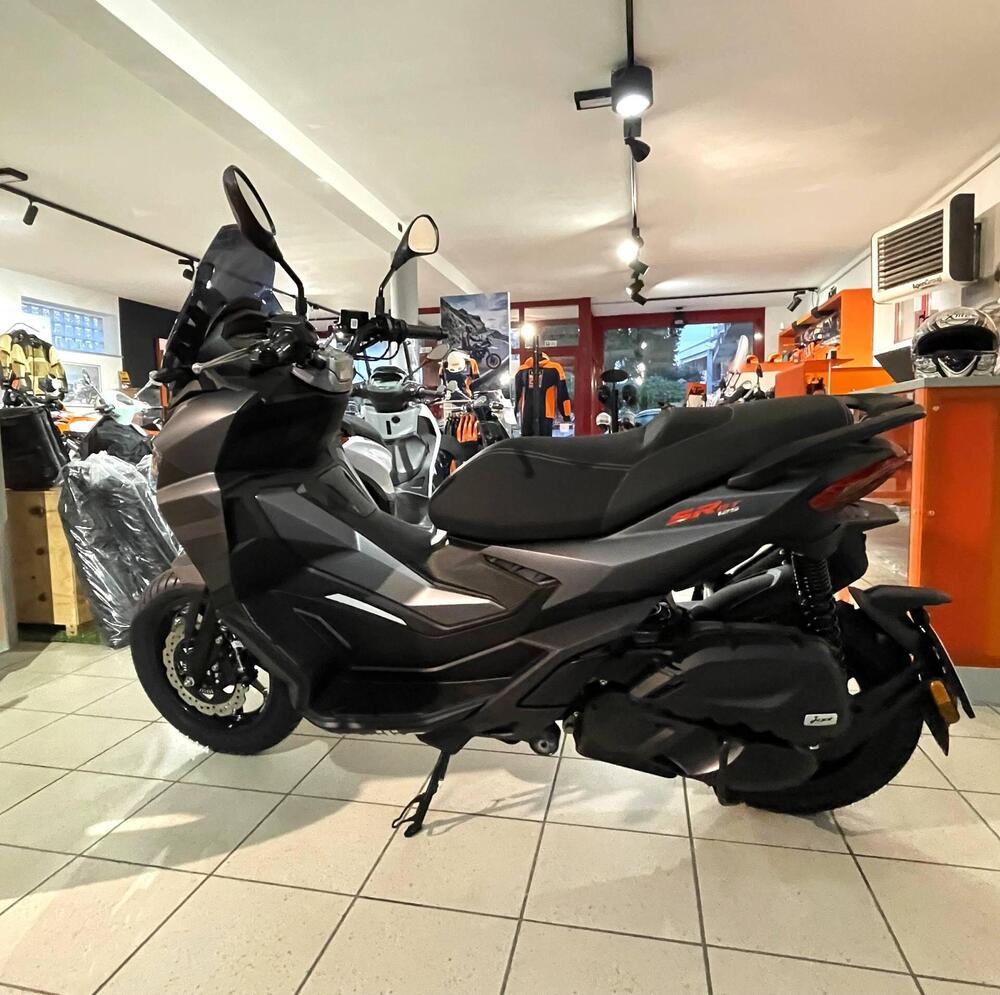 Aprilia SR GT 125 (2025) (2)