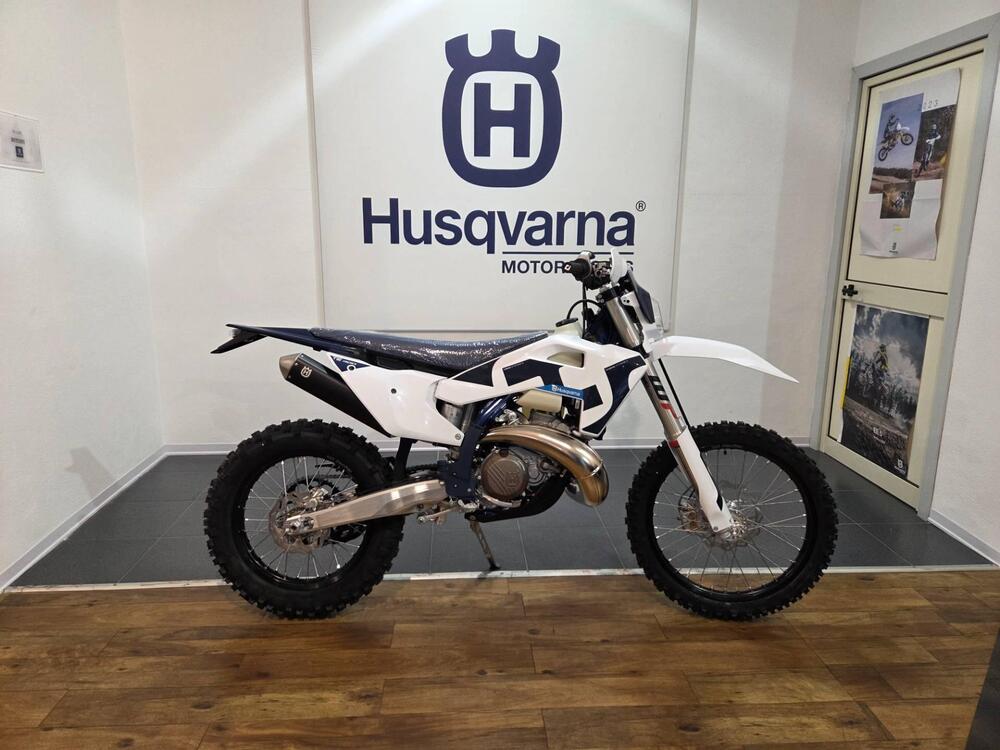 Husqvarna TE 300 (2026) (2)