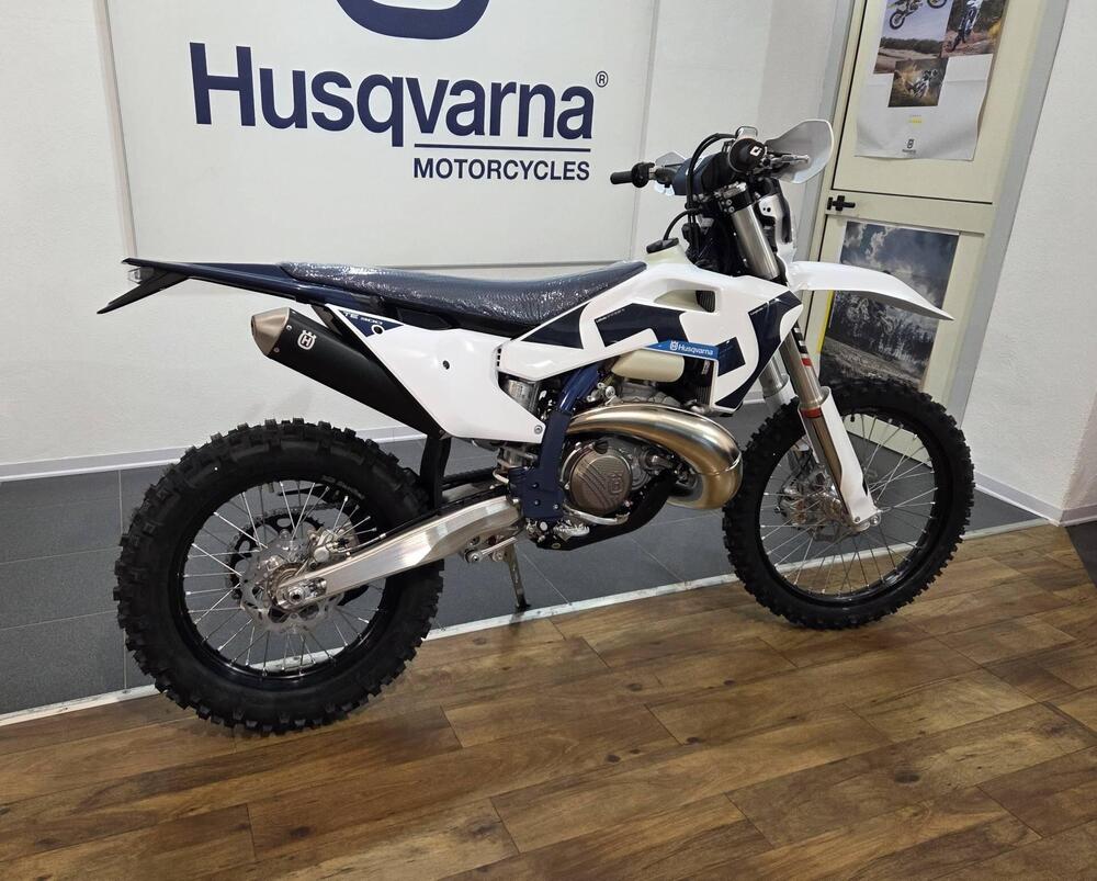 Husqvarna TE 300 (2026) (4)