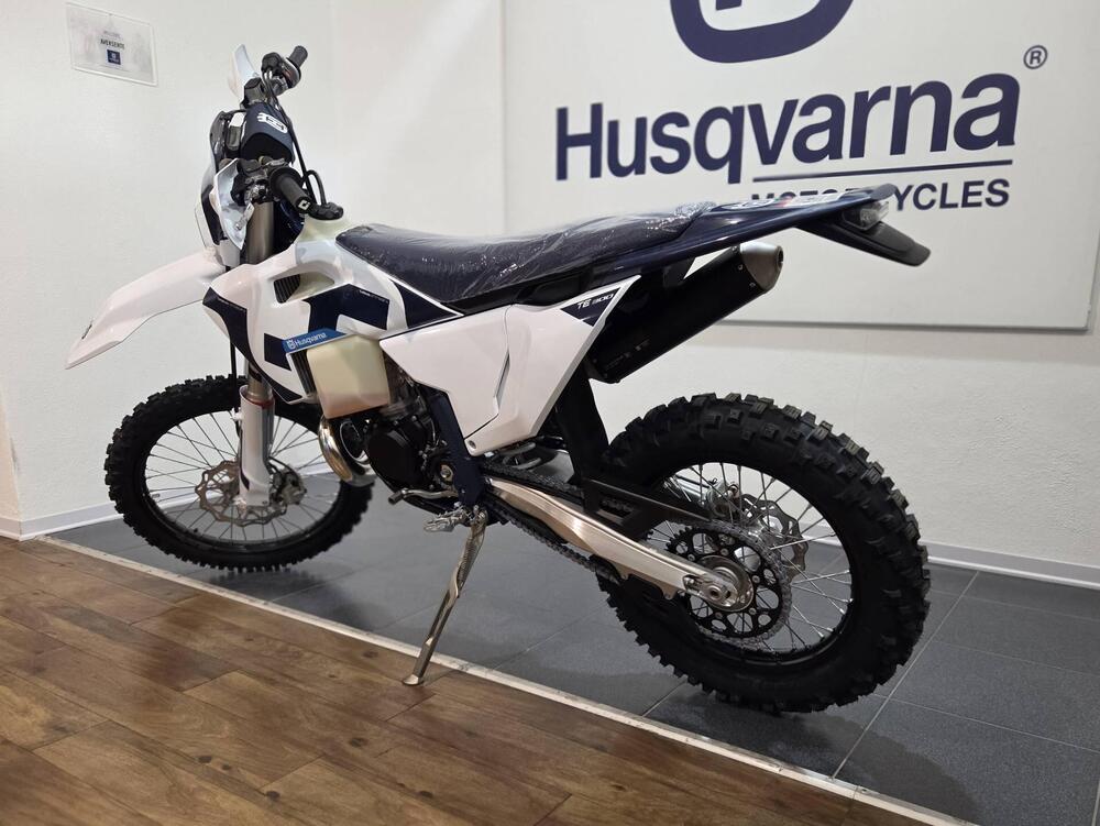 Husqvarna TE 300 (2026) (10)