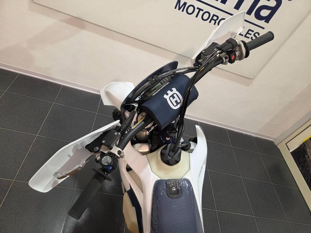 Husqvarna TE 300 (2026) (13)