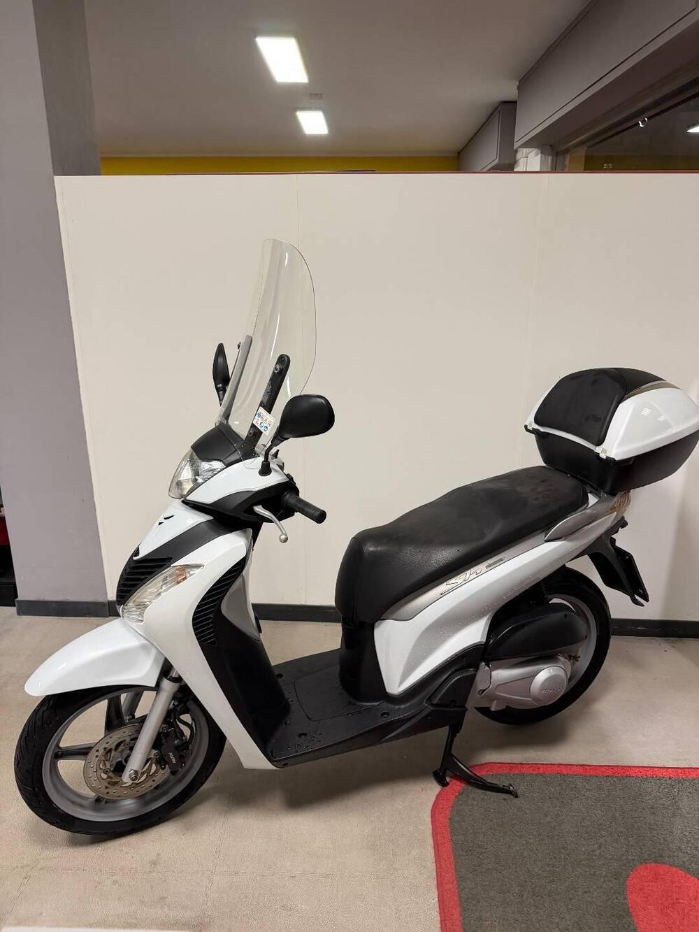 Honda SH 150 i (2009 - 12) (2)