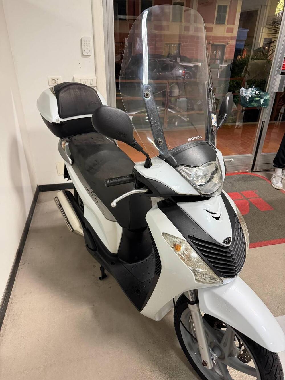 Honda SH 150 i (2009 - 12) (4)