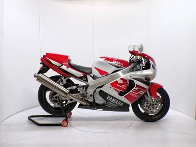 Yamaha YZF 750 R usata