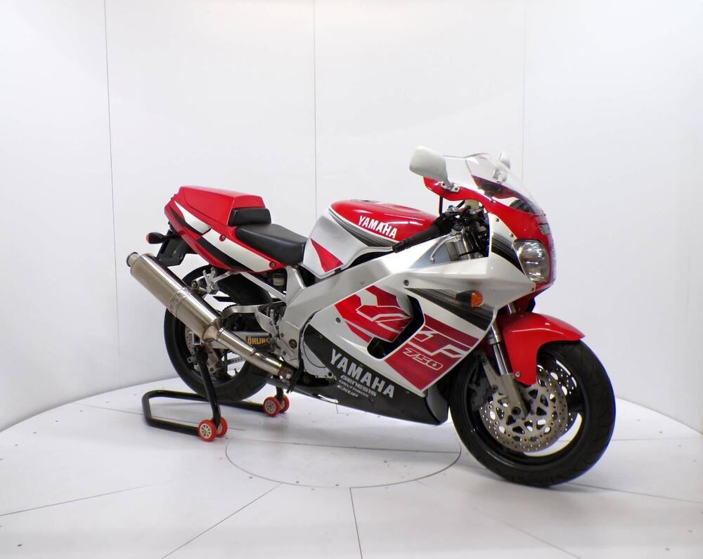 Yamaha YZF 750 R (2)