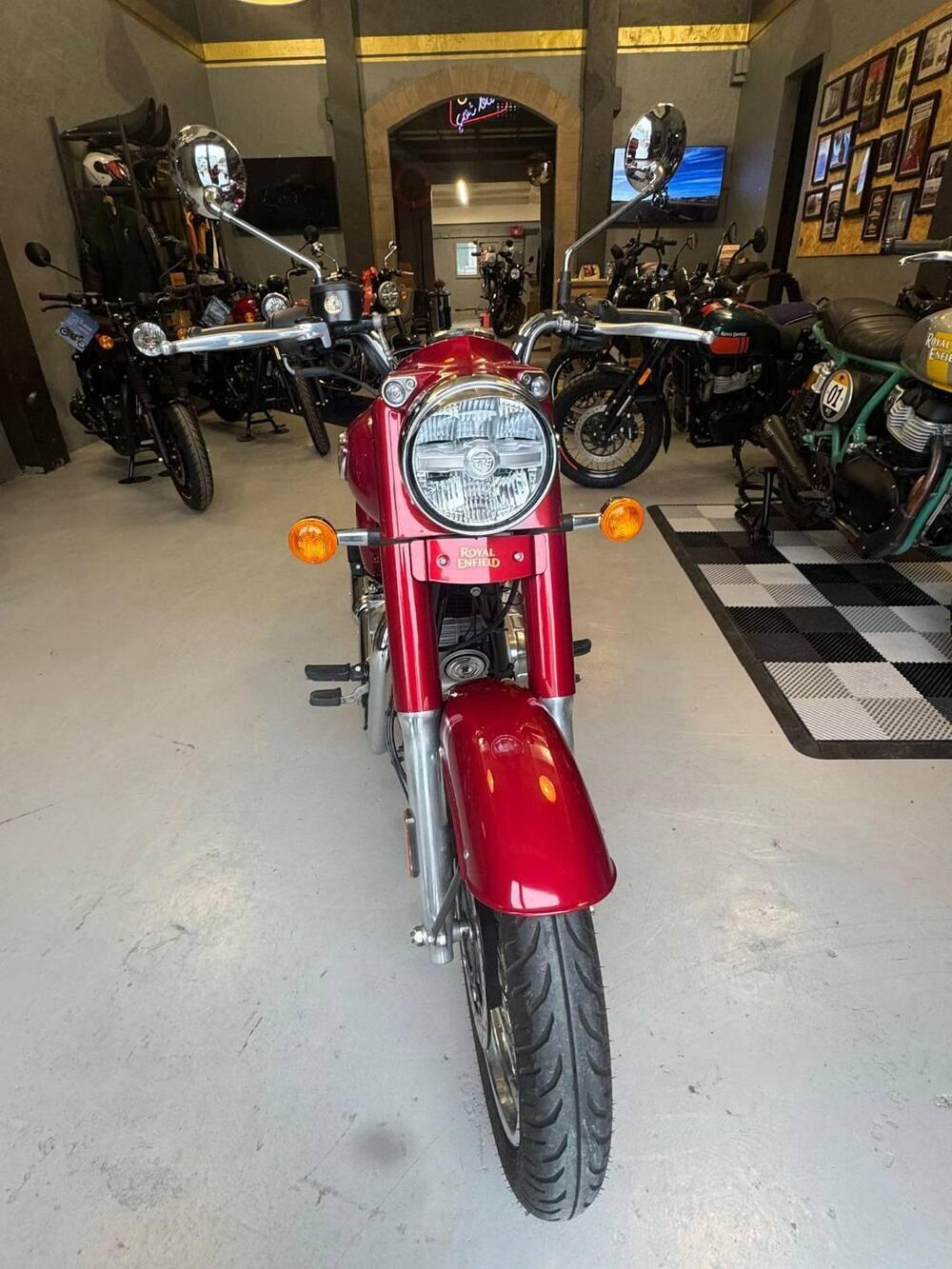 Royal Enfield Classic 350 (2021 - 25) (4)