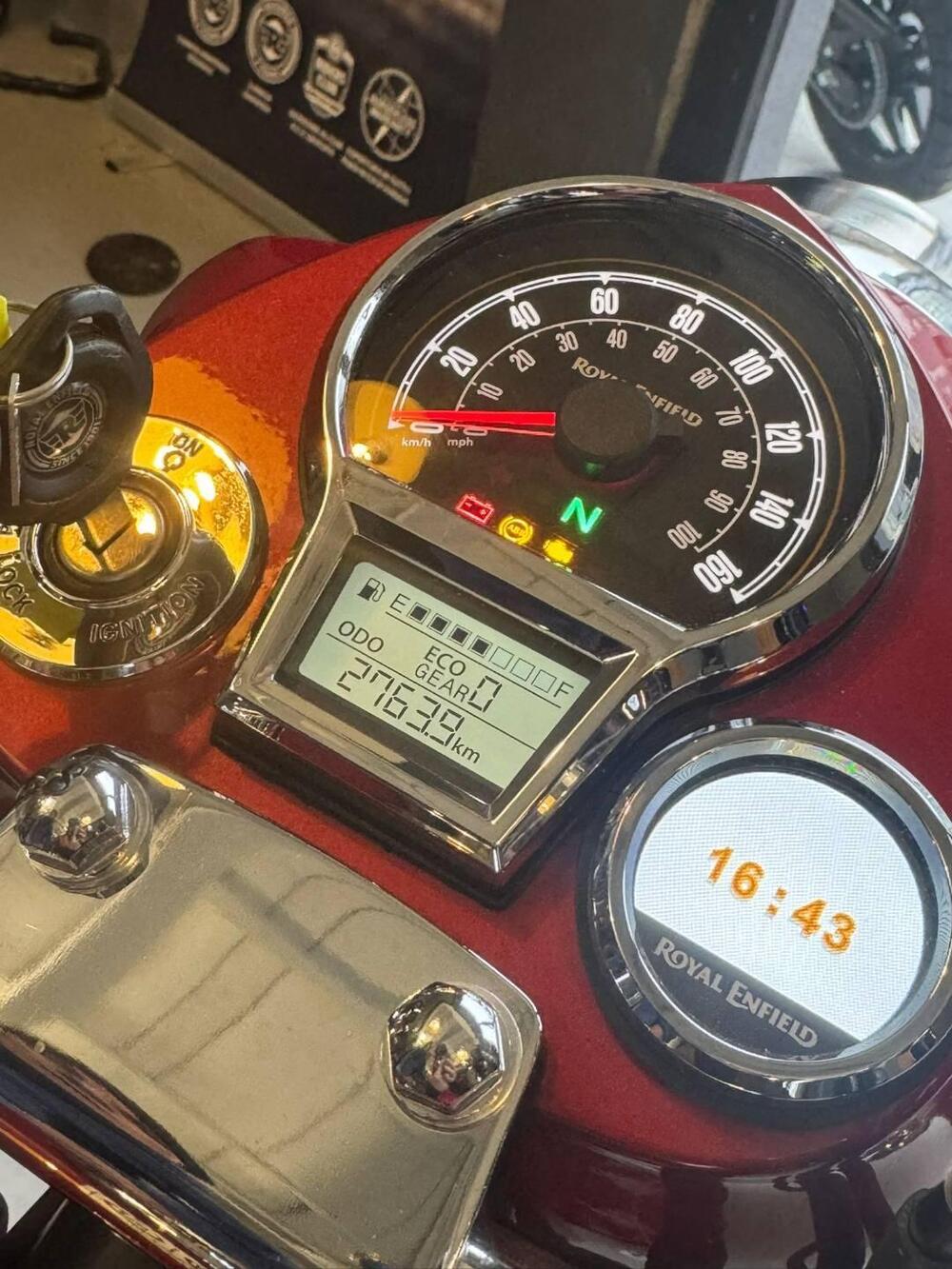 Royal Enfield Classic 350 (2021 - 25) (5)