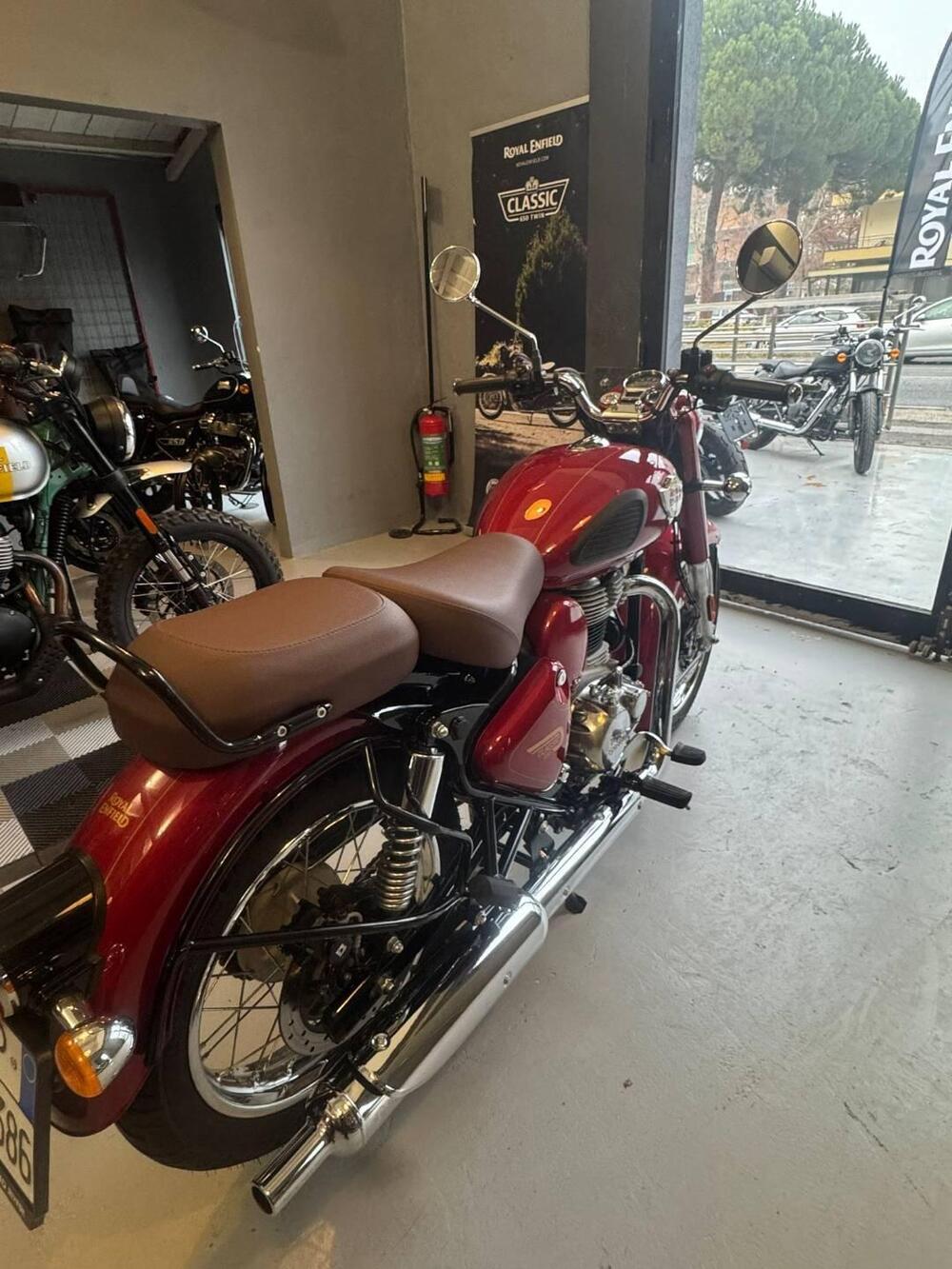 Royal Enfield Classic 350 (2021 - 25) (6)