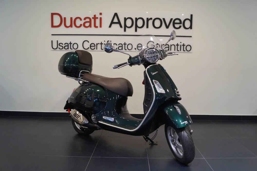 Vespa GTS 300 Hpe Touring (2019)
