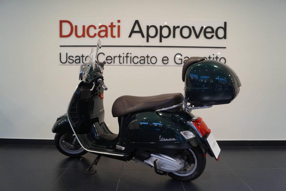Vespa GTS 300 Hpe Touring (2019) (3)