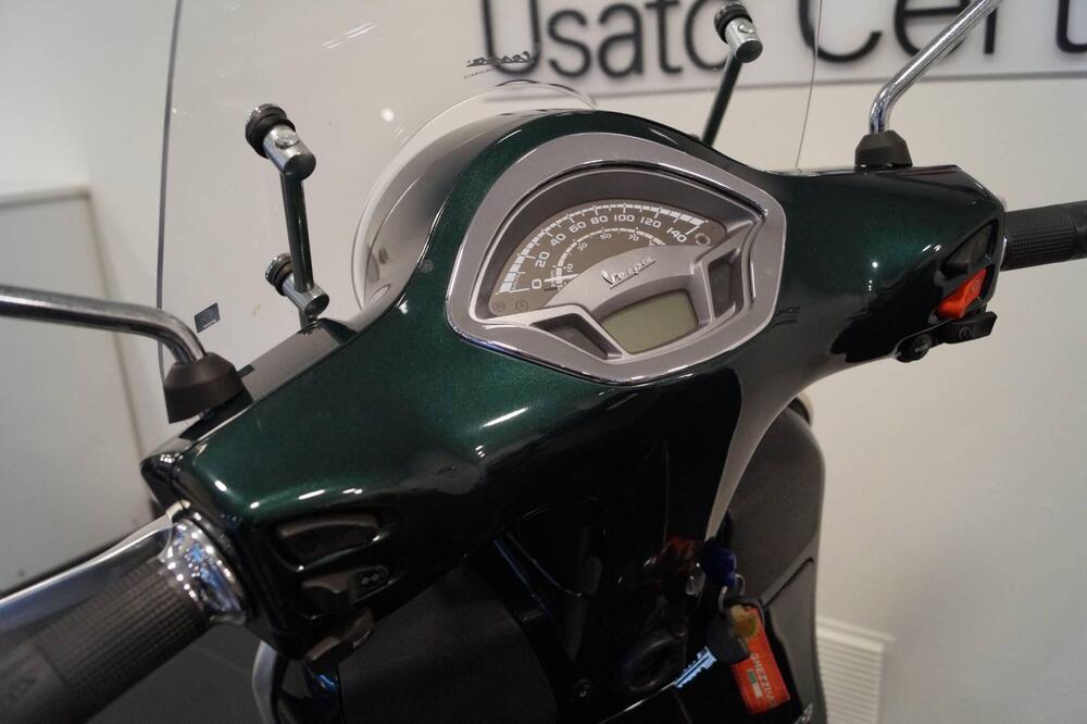 Vespa GTS 300 Hpe Touring (2019) (9)