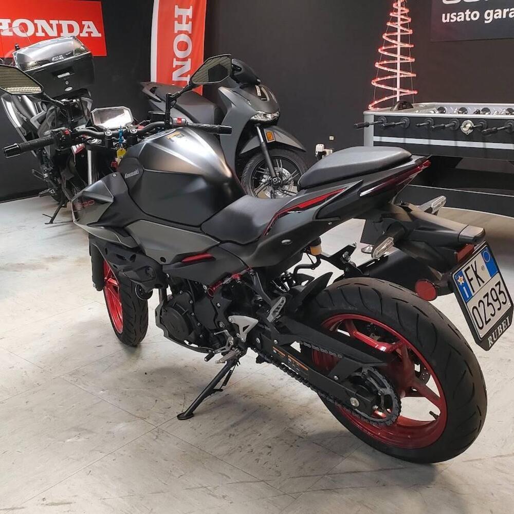 Kawasaki Z 500 SE (2024 - 26) (3)