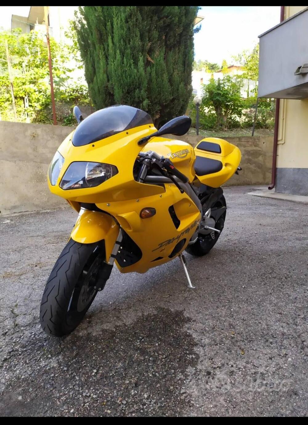 Triumph Daytona 955 I (2003 - 06) (2)