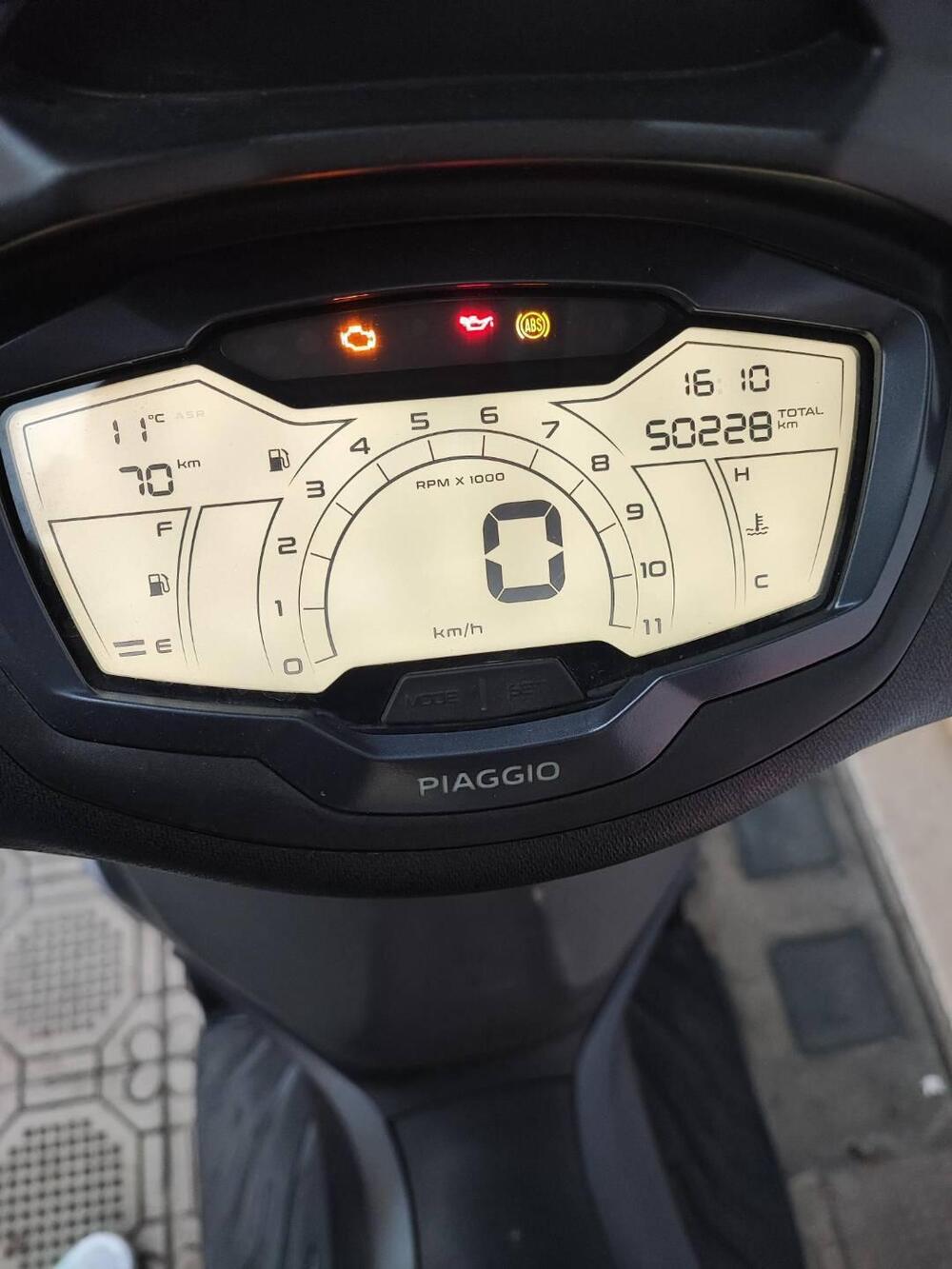 Piaggio Beverly 300 S ABS-ASR (2021 - 25) (4)