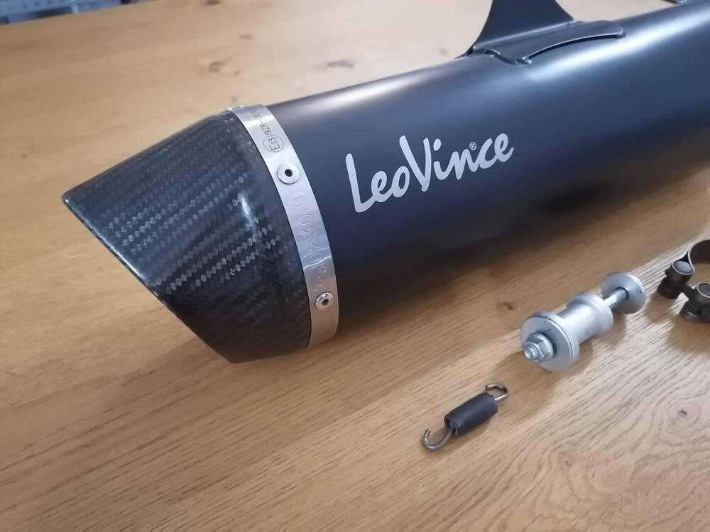 Terminale scarico LEOVINCE – SUZUKI V-STROM 1000 (2)