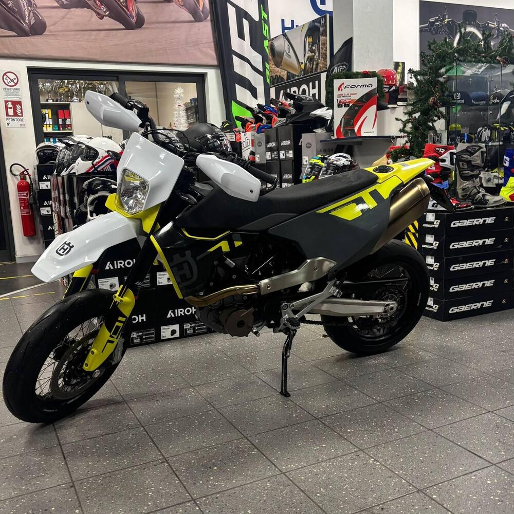 Husqvarna 701 Supermoto (2023 - 25) (2)