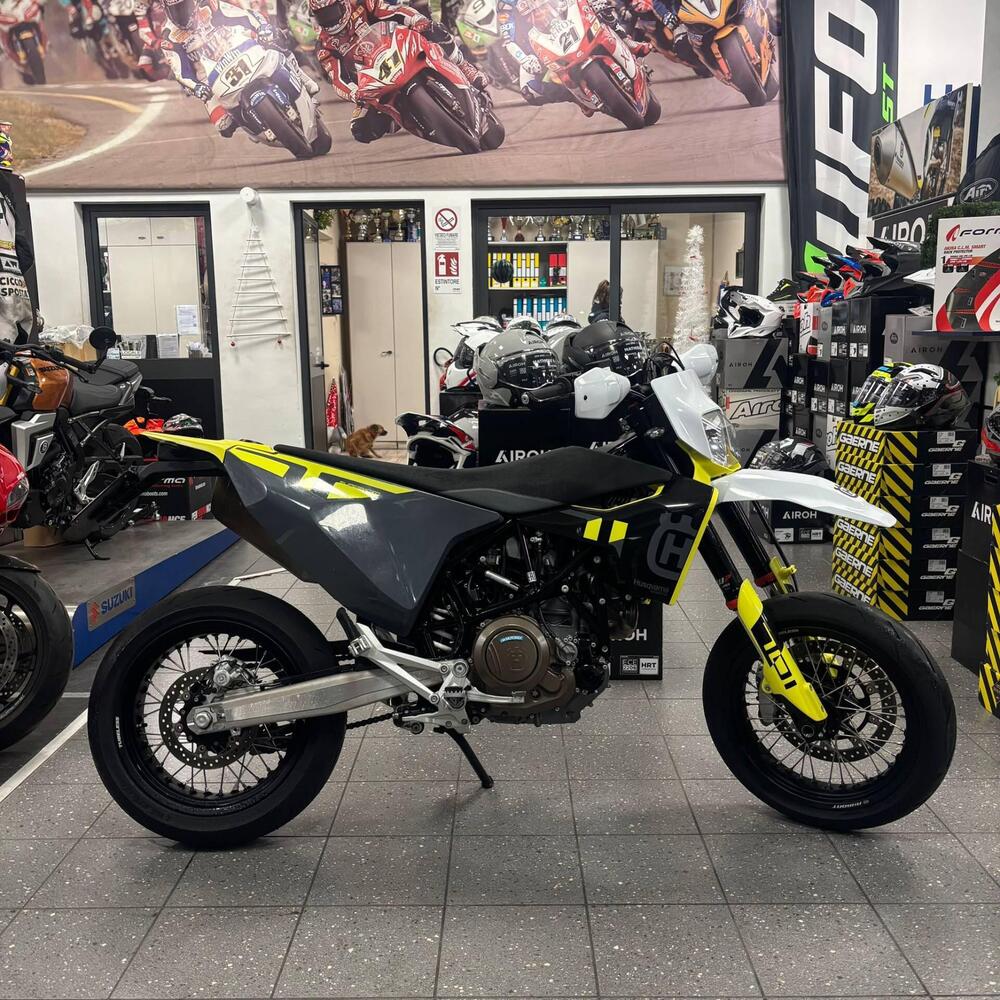 Husqvarna 701 Supermoto (2023 - 25) (4)