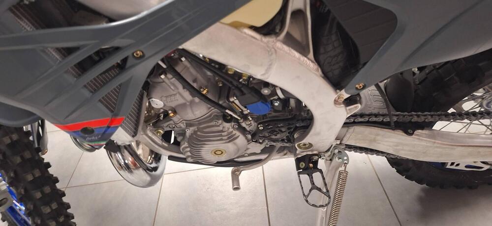 Tm Moto EN 300 Fi ES 2T (2026) (2)