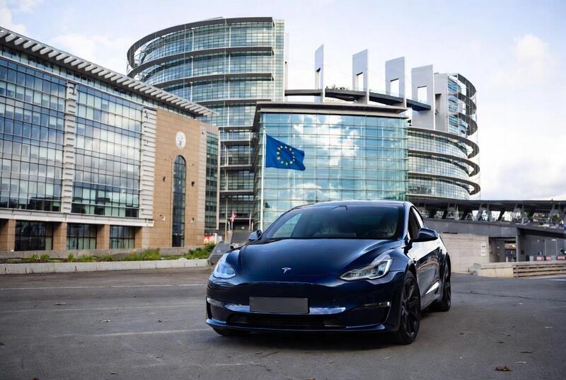 Benzina e diesel anche dopo il 2035: l&rsquo;Europa rivede lo stop ai motori termici