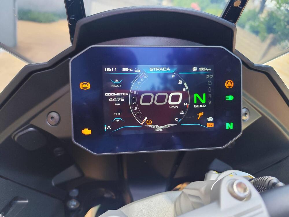 Moto Guzzi V100 Mandello S (2025) (2)