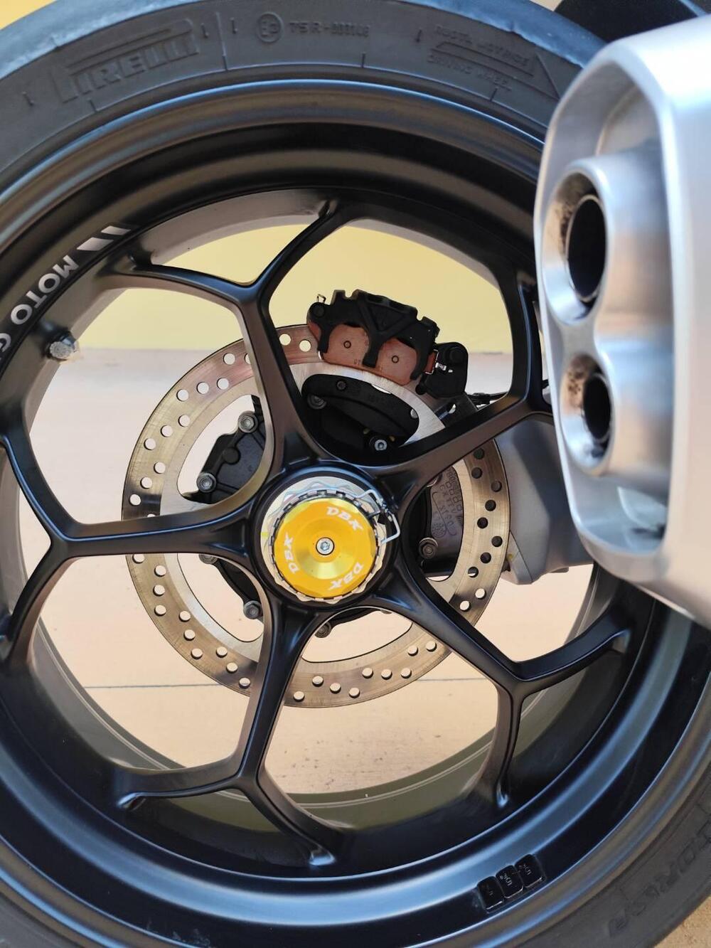 Moto Guzzi V100 Mandello S (2025) (3)