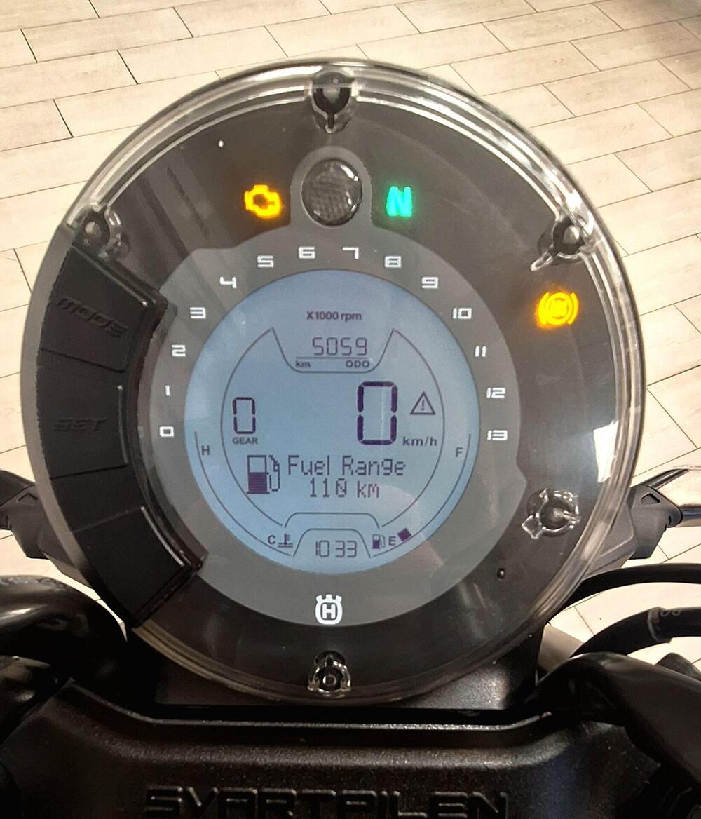 Husqvarna Svartpilen 125 (2021 - 23) (4)