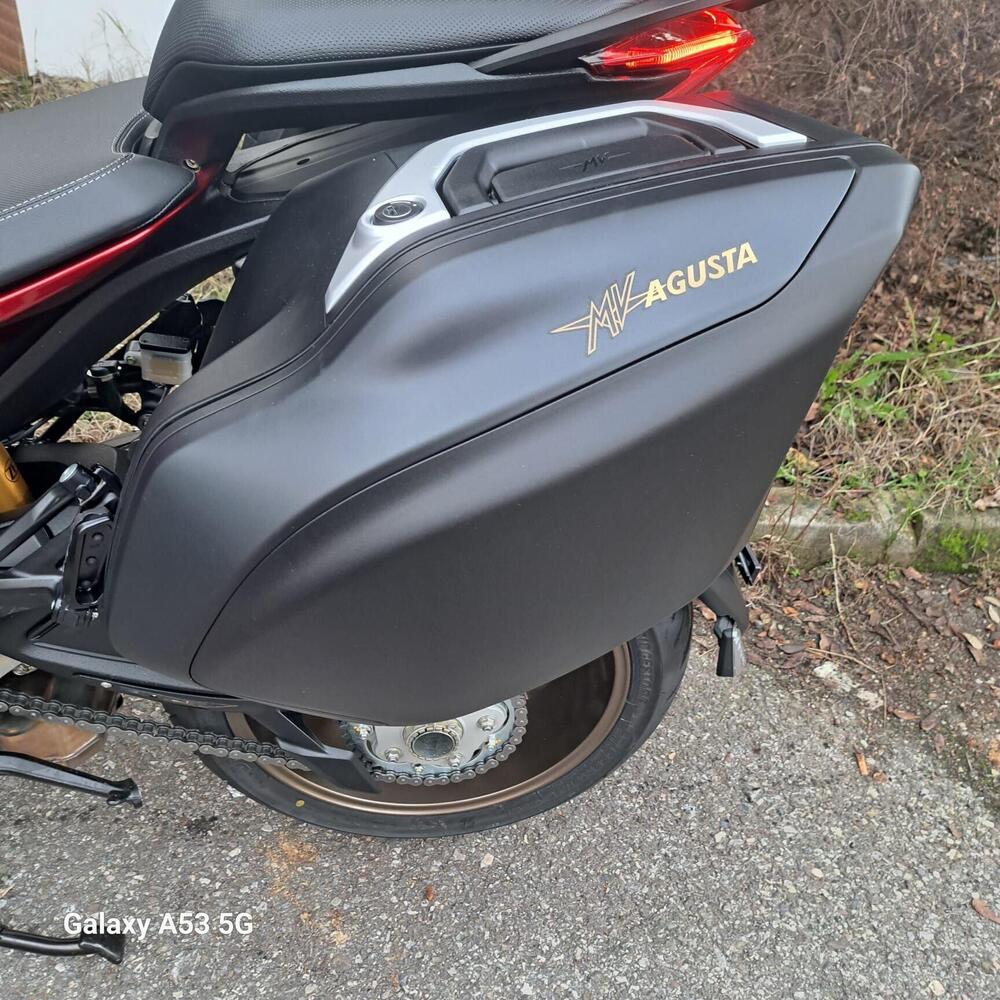 MV Agusta Turismo Veloce 800 Lusso SCS (2021 - 25) (10)