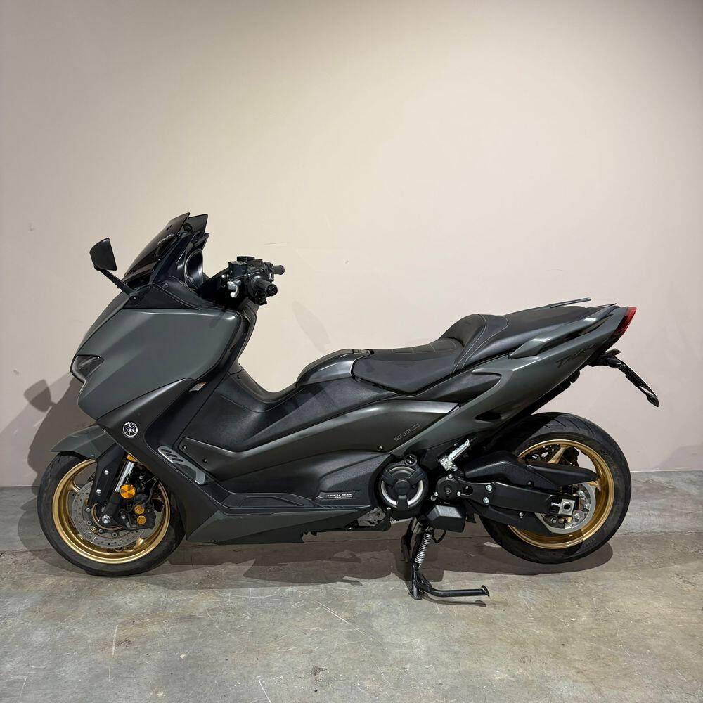 Yamaha T-Max 560 Tech Max (2020) (2)