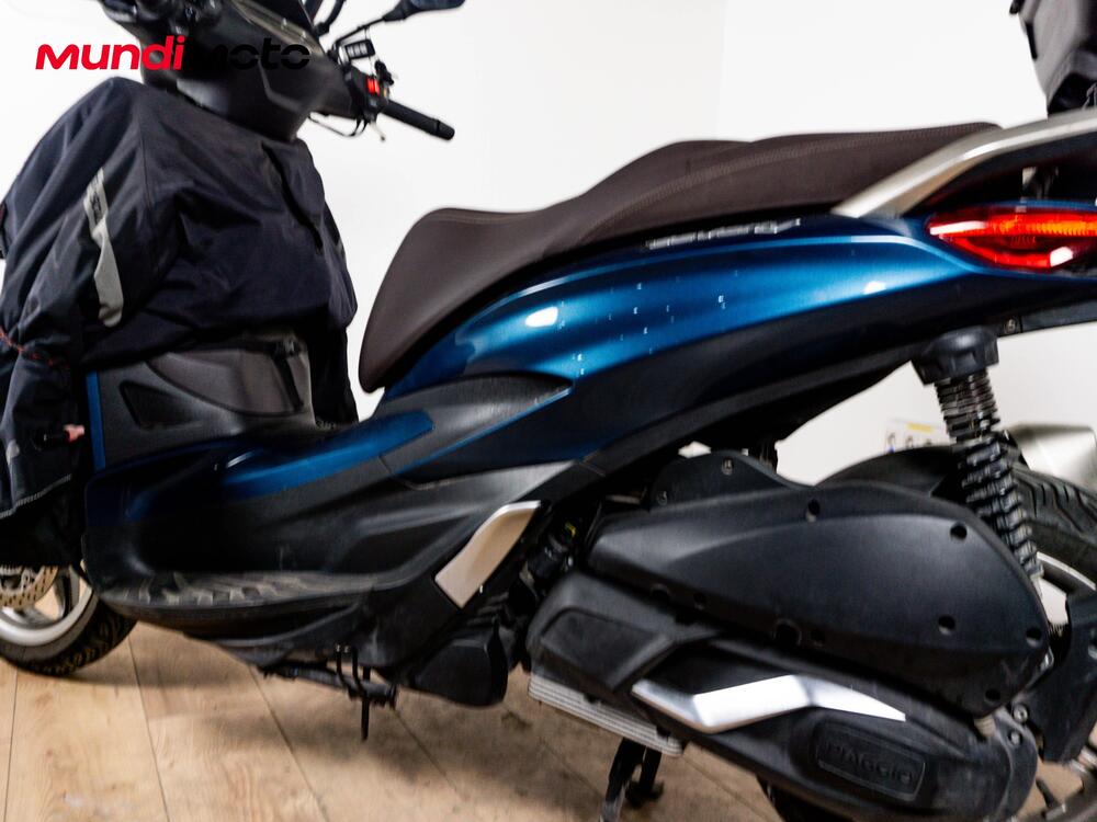 Piaggio Beverly 300 i.e. ABS-ASR (2016 - 20) (10)