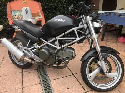 Ducati Monster 600 Dark (1998 - 01) usata