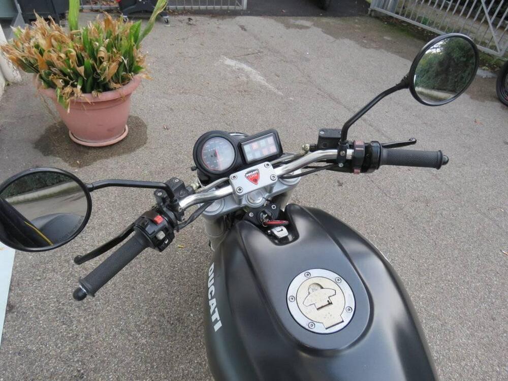 Ducati Monster 600 Dark (1998 - 01) (15)