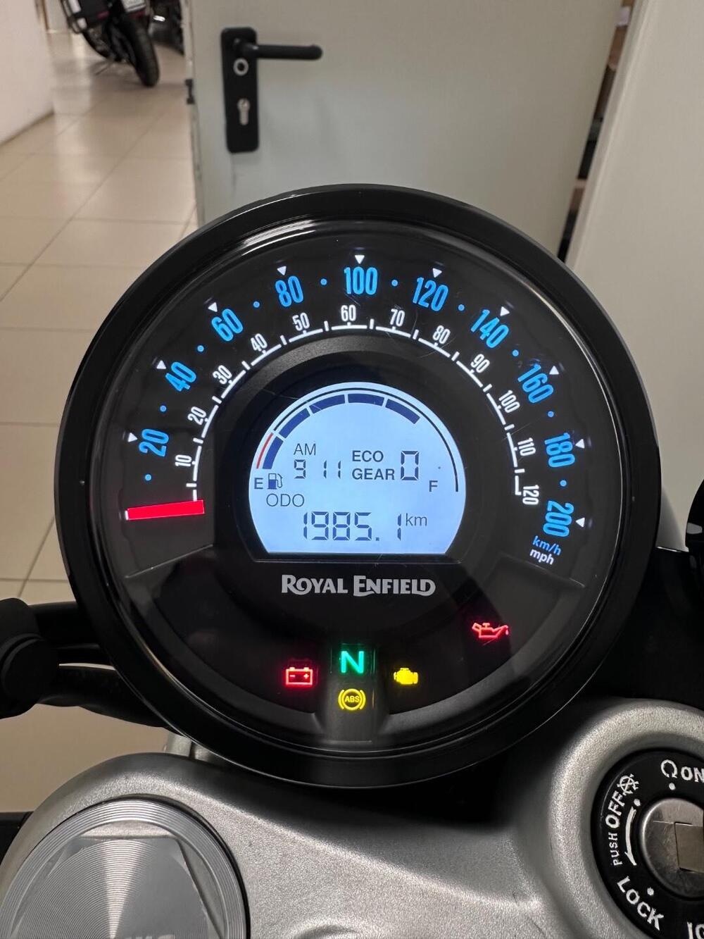 Royal Enfield Super Meteor 650 (2023 - 25) (3)