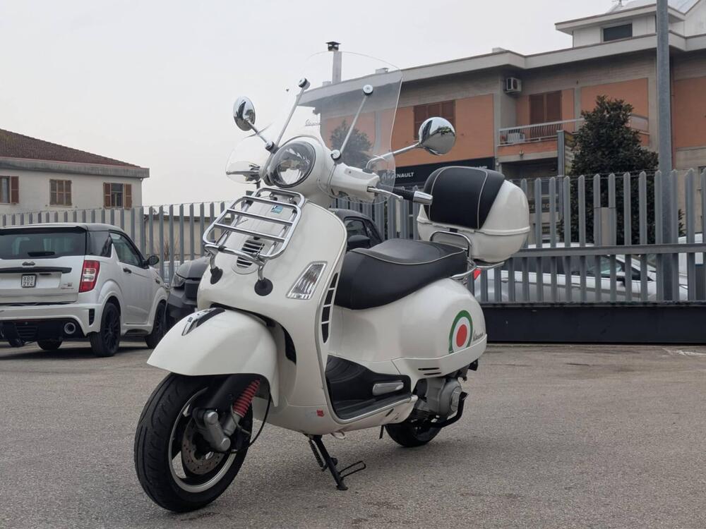 Vespa GTS 300 (2010 - 14) (2)