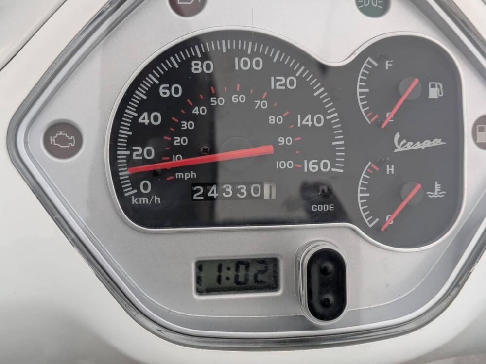 Vespa GTS 300 (2010 - 14) (8)